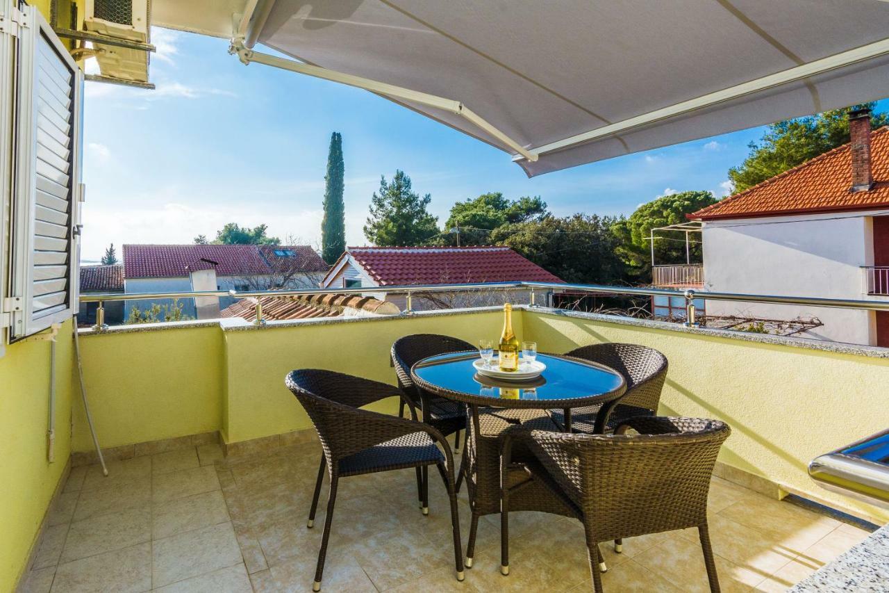 Apartman Mladenka Sukošan Exterior foto