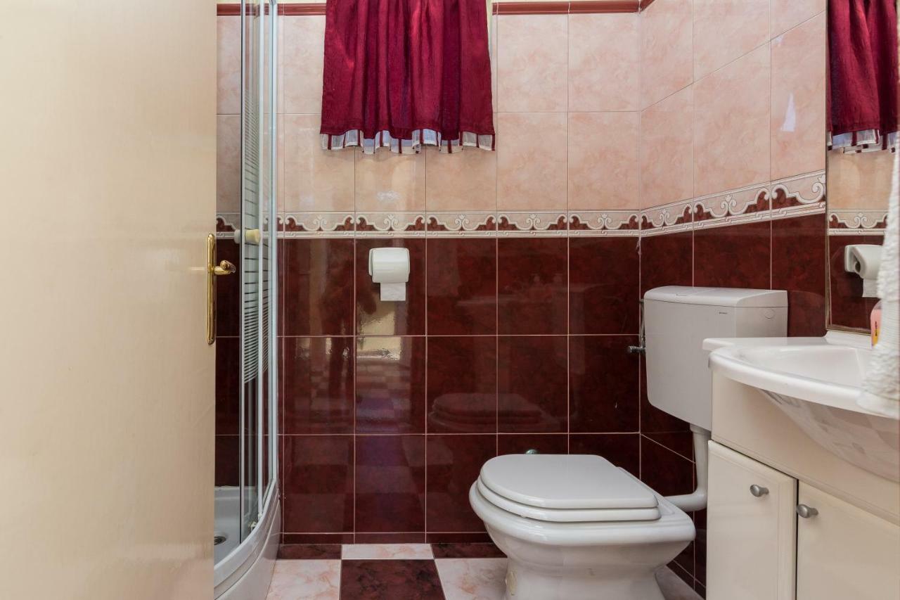 Apartman Mladenka Sukošan Exterior foto